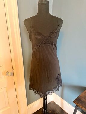 Victorias Secret Lace Trim Slip Dress – Black